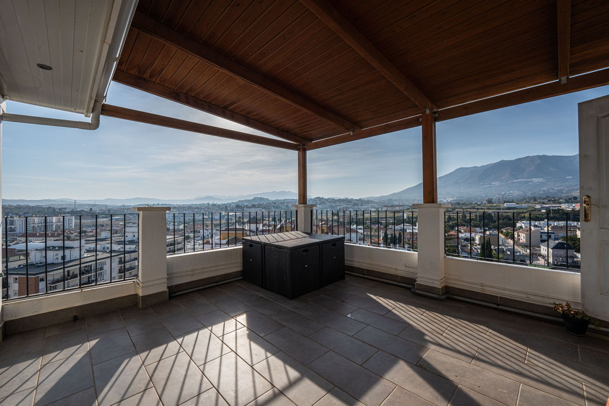 3 Bed Apartment for sale in Fuengirola Costa Del Sol, Málaga, Spain