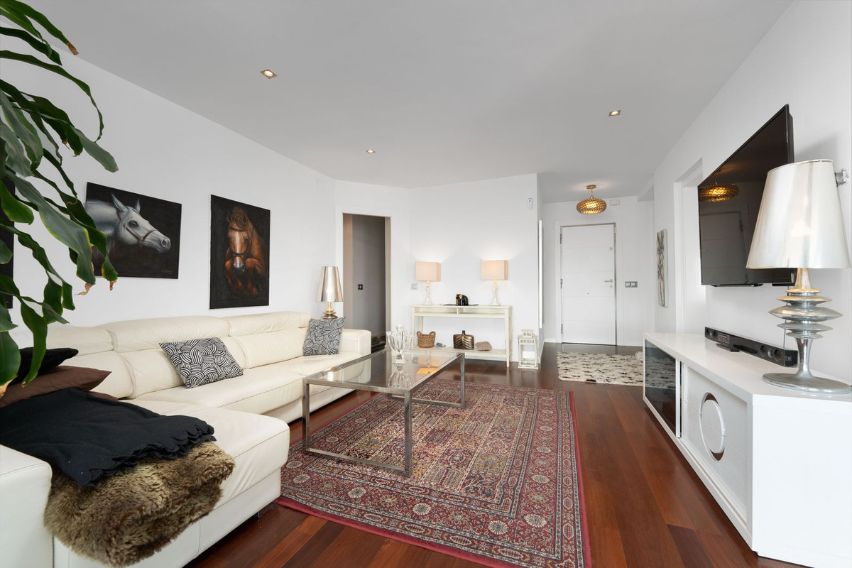 3 Bed Apartment for sale in Fuengirola Costa Del Sol, Málaga, Spain