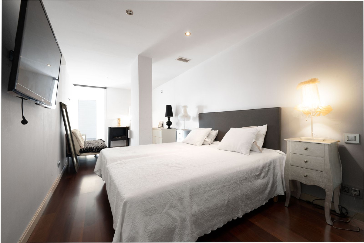 3 Bed Apartment for sale in Fuengirola Costa Del Sol, Málaga, Spain