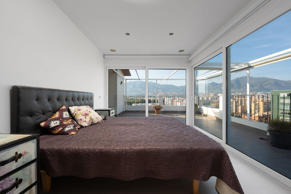 3 Bed Apartment for sale in Fuengirola Costa Del Sol, Málaga, Spain