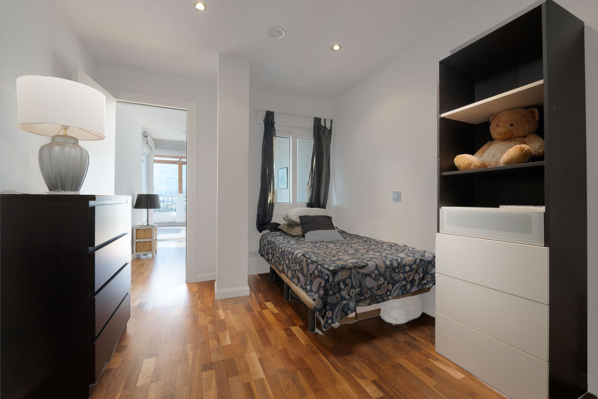 3 Bed Apartment for sale in Fuengirola Costa Del Sol, Málaga, Spain