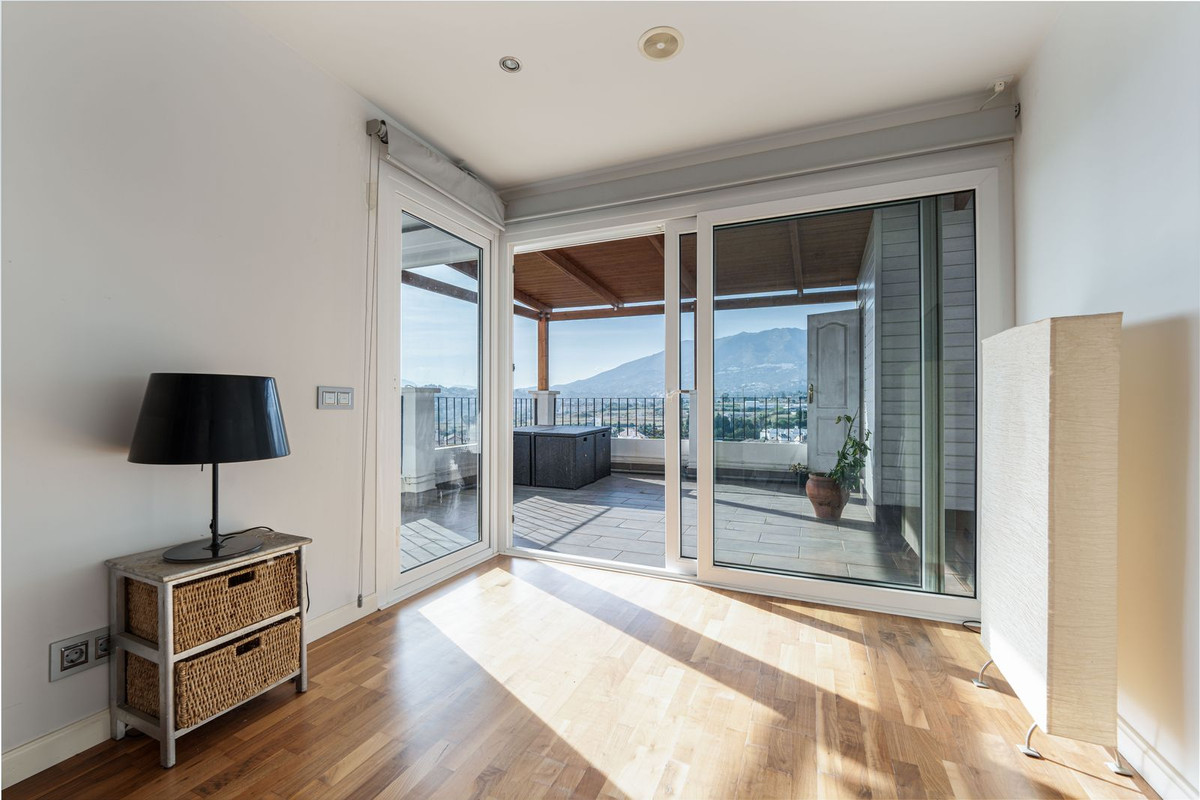 3 Bed Apartment for sale in Fuengirola Costa Del Sol, Málaga, Spain