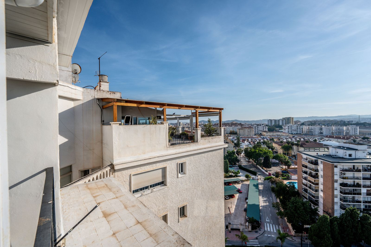 3 Bed Apartment for sale in Fuengirola Costa Del Sol, Málaga, Spain