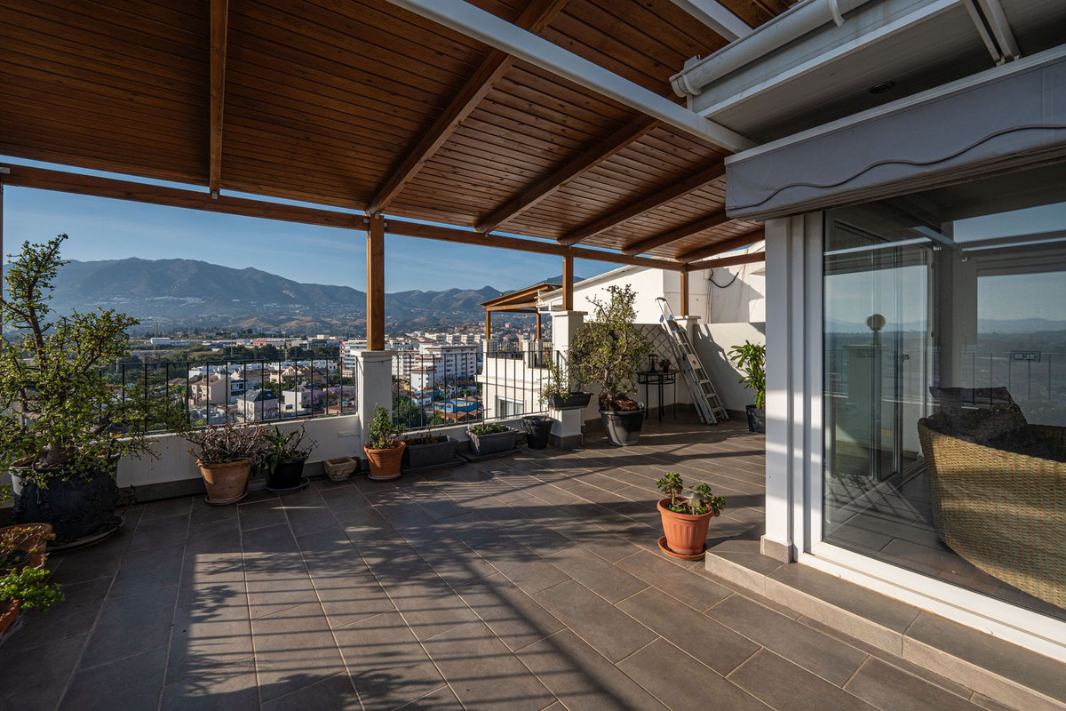 3 Bed Apartment for sale in Fuengirola Costa Del Sol, Málaga, Spain