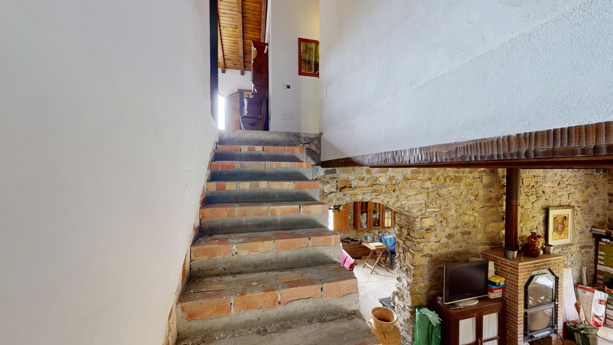 7 Bed Townhouse for sale in Moclinejo Costa Del Sol East, Málaga, Spain