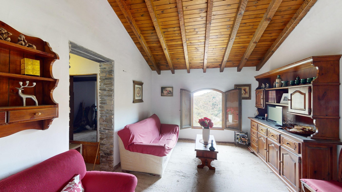 7 Bed Townhouse for sale in Moclinejo Costa Del Sol East, Málaga, Spain