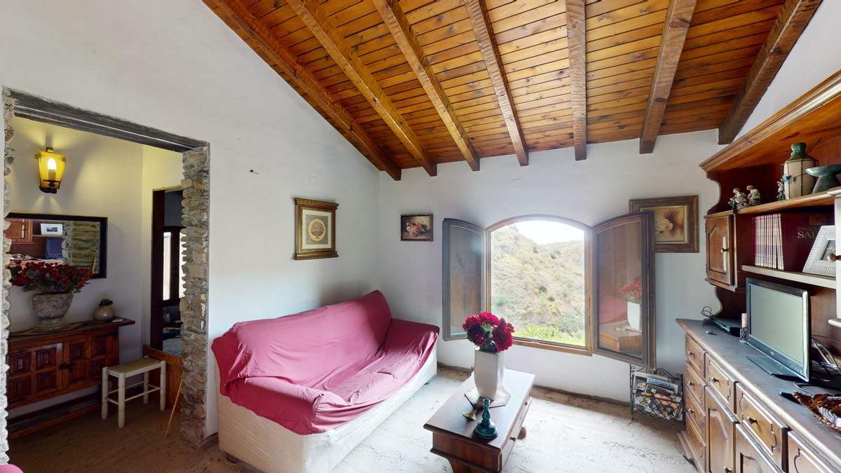 7 Bed Townhouse for sale in Moclinejo Costa Del Sol East, Málaga, Spain