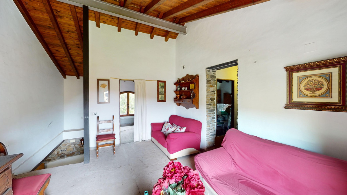7 Bed Townhouse for sale in Moclinejo Costa Del Sol East, Málaga, Spain
