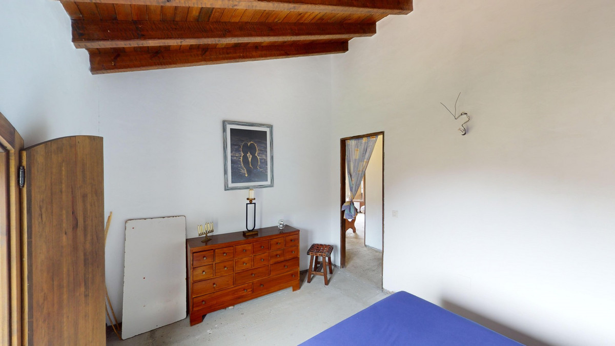 7 Bed Townhouse for sale in Moclinejo Costa Del Sol East, Málaga, Spain
