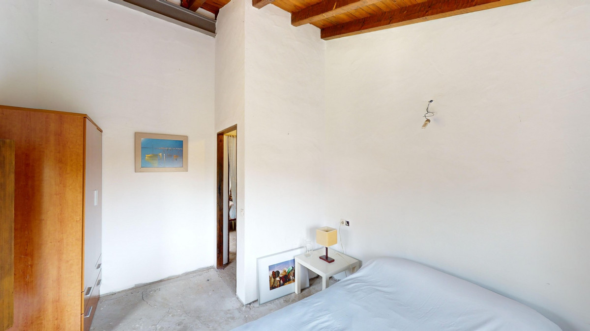 7 Bed Townhouse for sale in Moclinejo Costa Del Sol East, Málaga, Spain