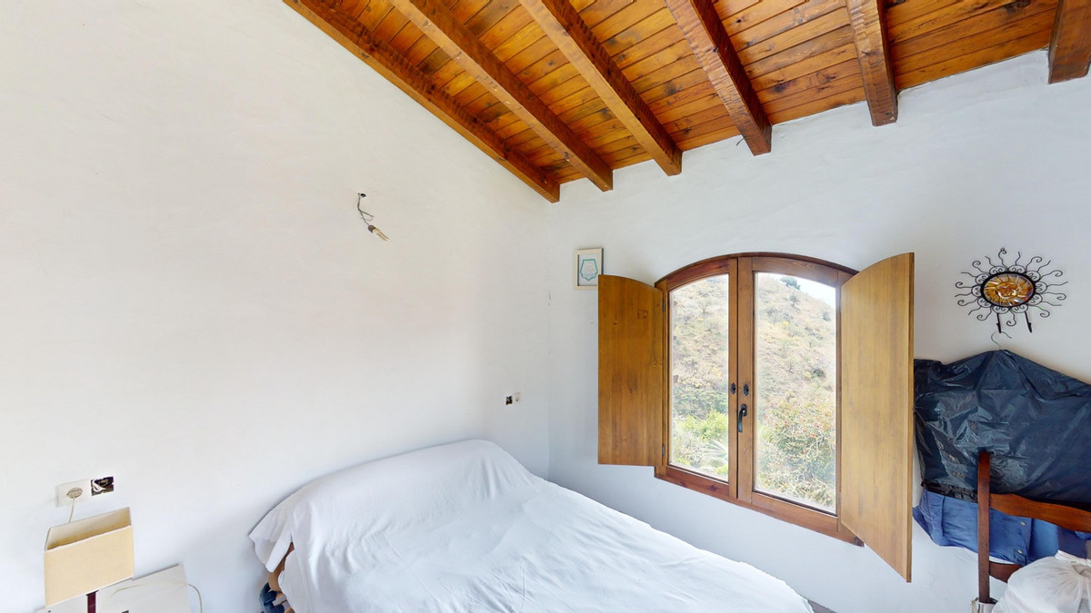 7 Bed Townhouse for sale in Moclinejo Costa Del Sol East, Málaga, Spain