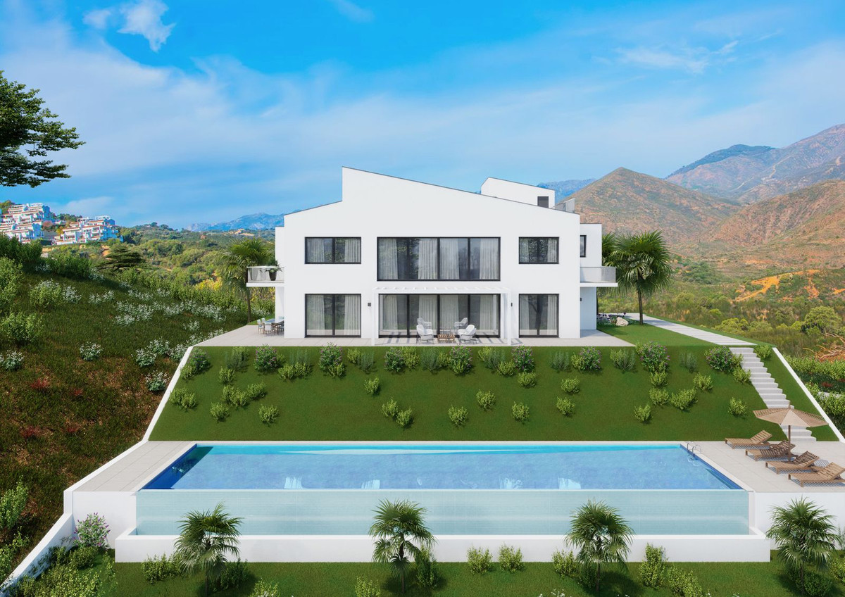 3 Bed Townhouse for sale in La Mairena Costa Del Sol, Málaga, Spain