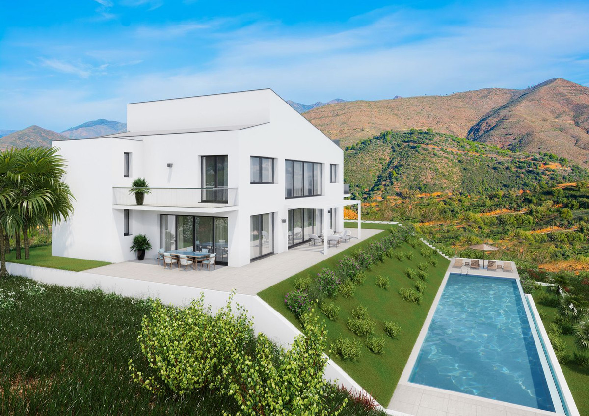 3 Bed Townhouse for sale in La Mairena Costa Del Sol, Málaga, Spain