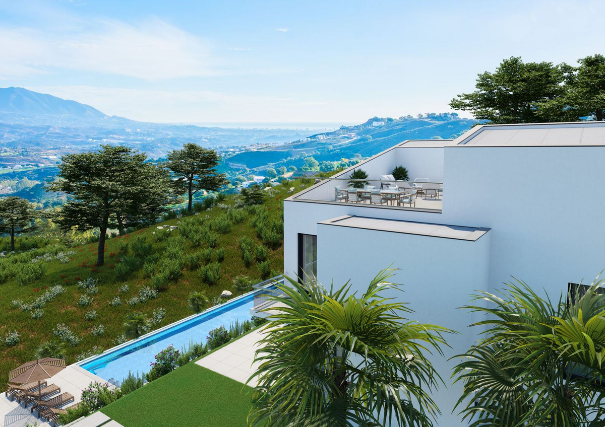 3 Bed Townhouse for sale in La Mairena Costa Del Sol, Málaga, Spain
