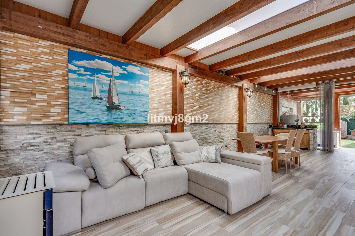 Se vende Villa - Chalet de 4 dormitorios en Costa Del Sol, Málaga, España