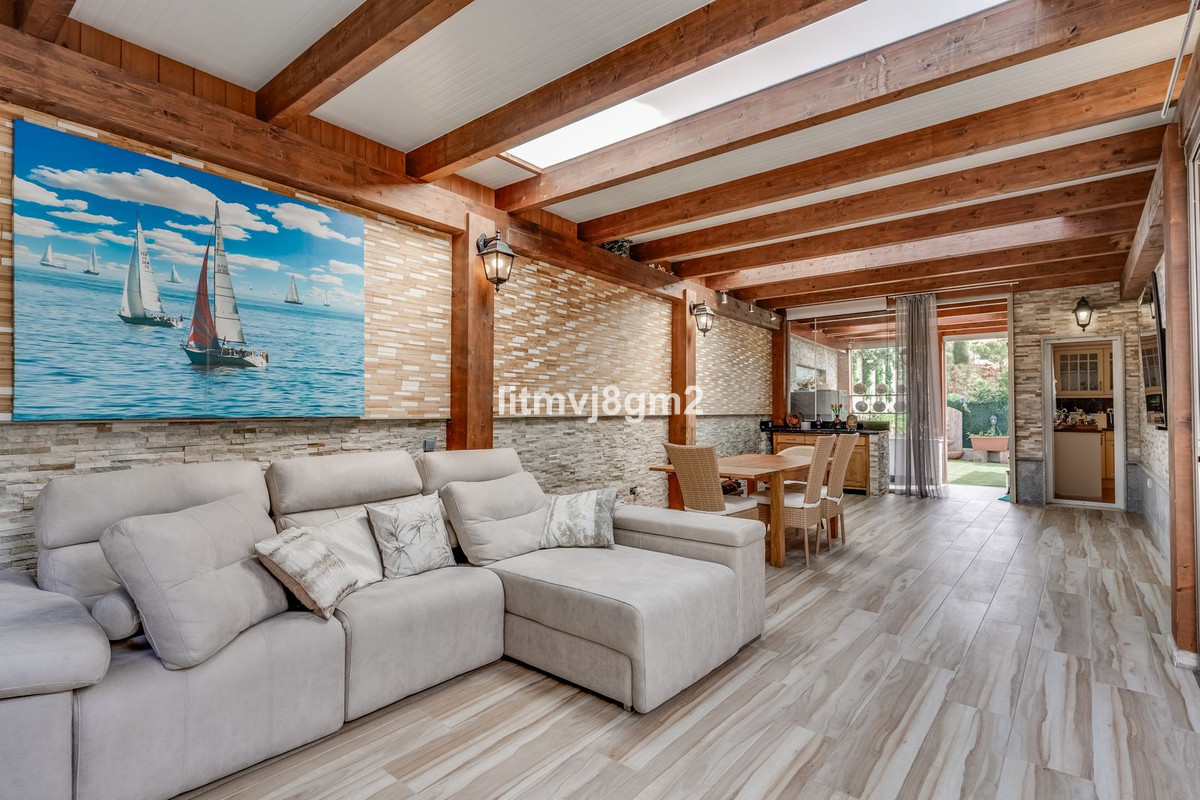 Se vende Villa - Chalet de 4 dormitorios en Costa Del Sol, Málaga, España