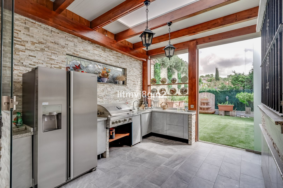 Se vende Villa - Chalet de 4 dormitorios en Costa Del Sol, Málaga, España