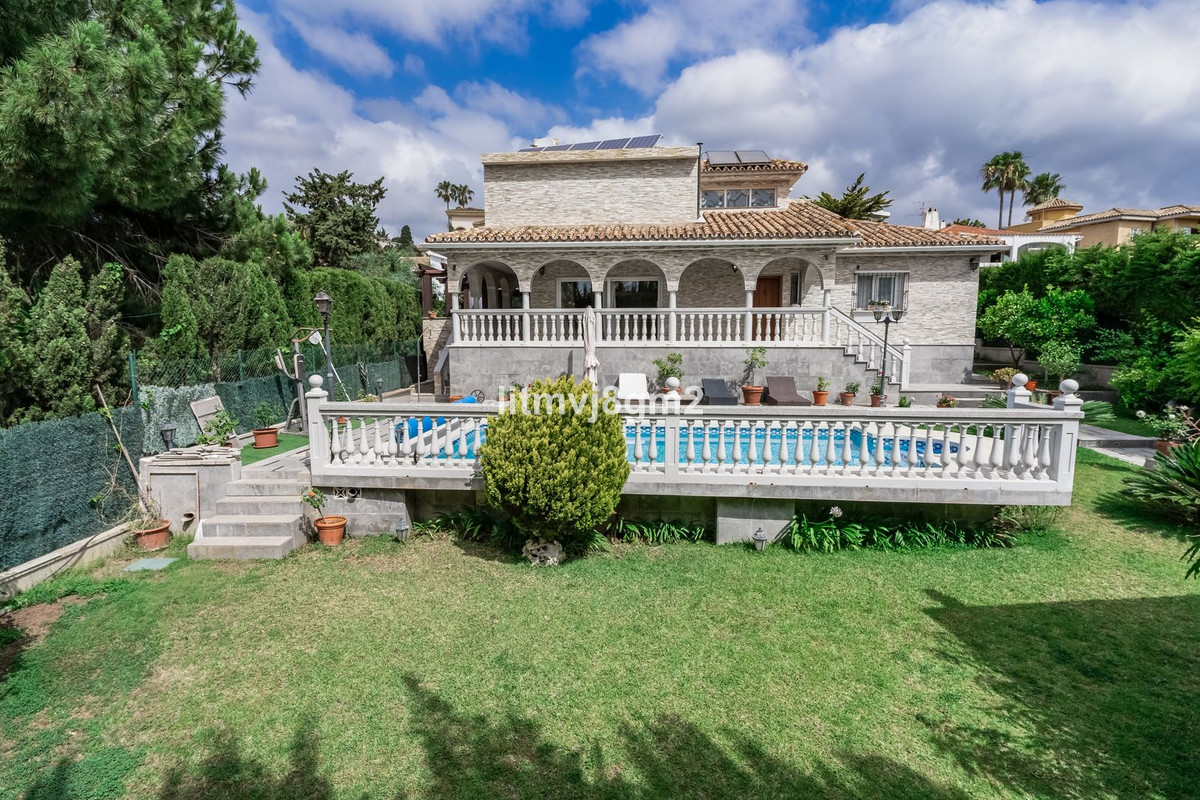 Se vende Villa - Chalet de 4 dormitorios en Costa Del Sol, Málaga, España