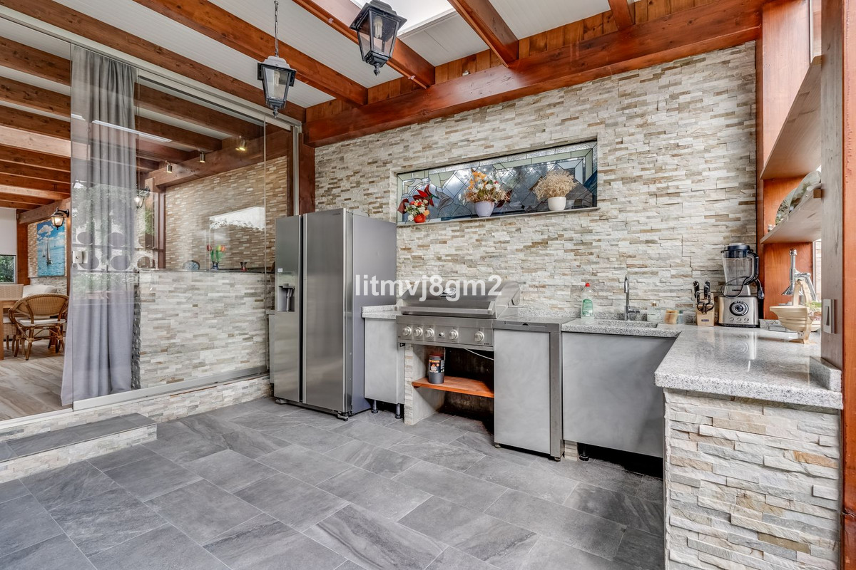 Se vende Villa - Chalet de 4 dormitorios en Costa Del Sol, Málaga, España
