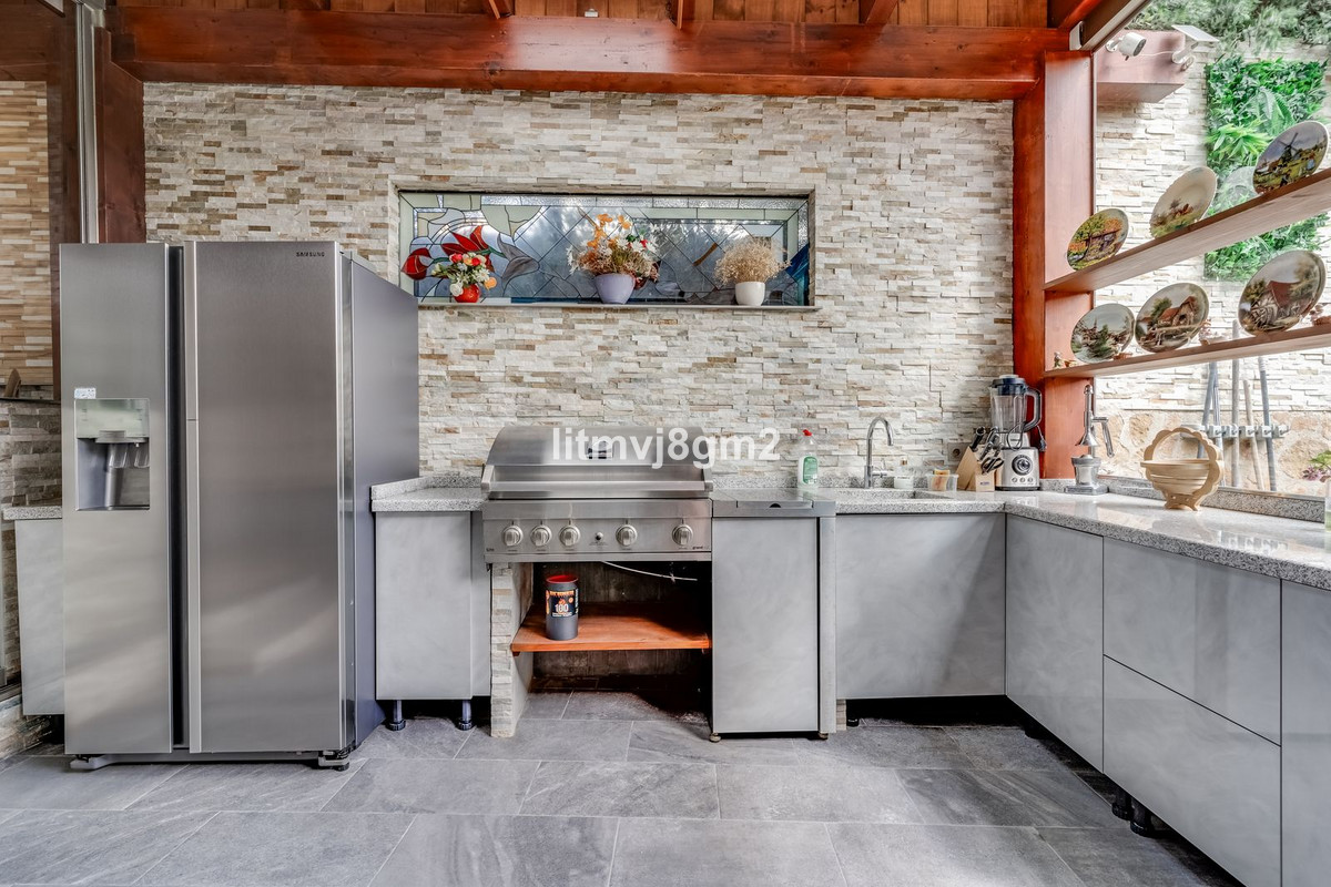 Se vende Villa - Chalet de 4 dormitorios en Costa Del Sol, Málaga, España