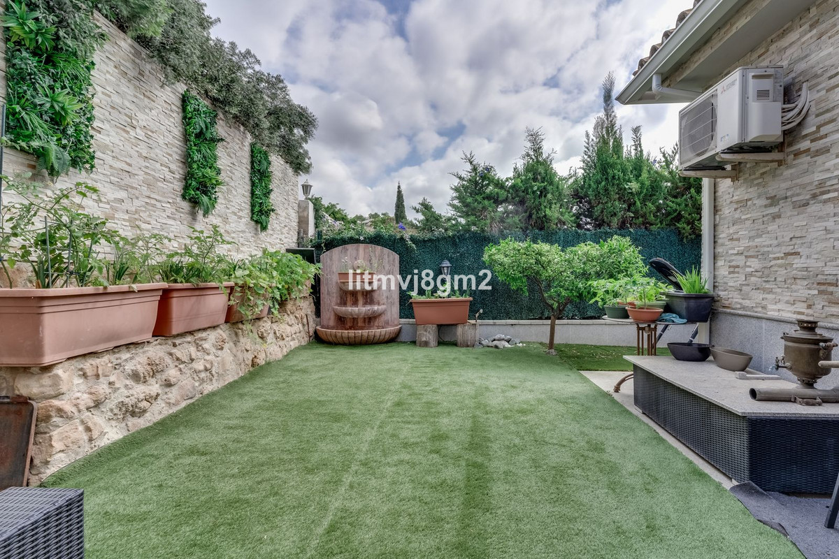 Se vende Villa - Chalet de 4 dormitorios en Costa Del Sol, Málaga, España