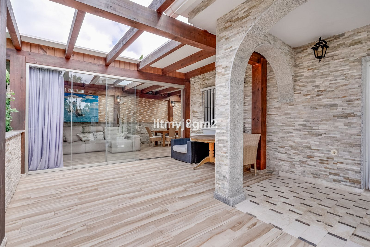 Se vende Villa - Chalet de 4 dormitorios en Costa Del Sol, Málaga, España