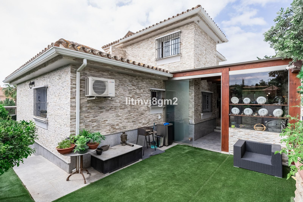 Se vende Villa - Chalet de 4 dormitorios en Costa Del Sol, Málaga, España