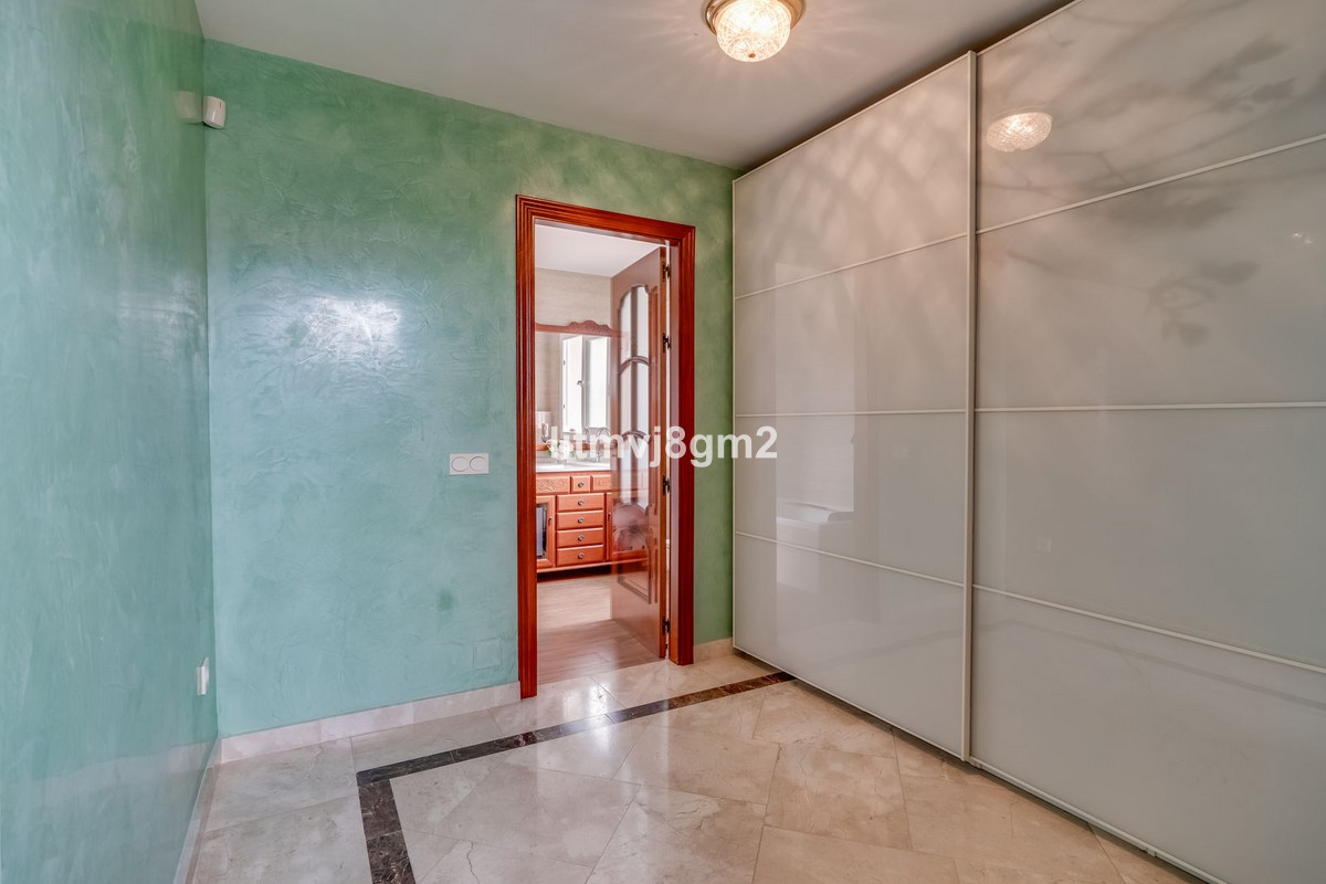 Se vende Villa - Chalet de 4 dormitorios en Costa Del Sol, Málaga, España