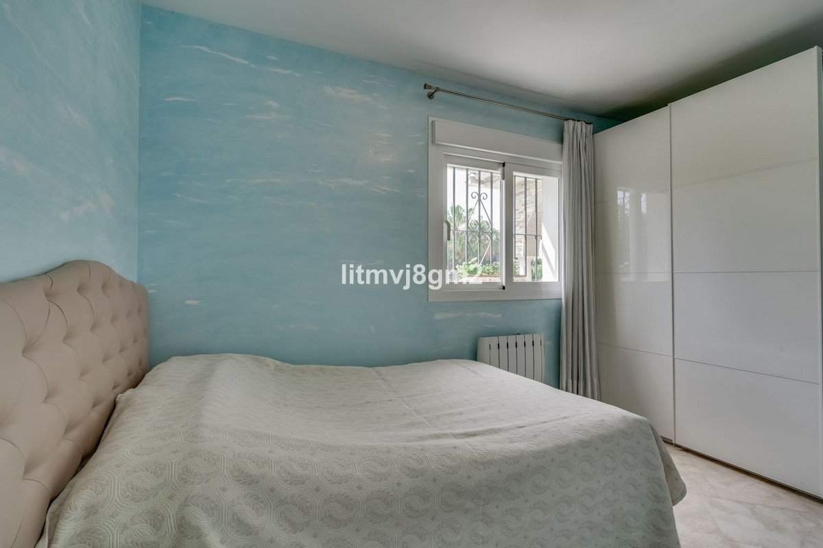 Se vende Villa - Chalet de 4 dormitorios en Costa Del Sol, Málaga, España