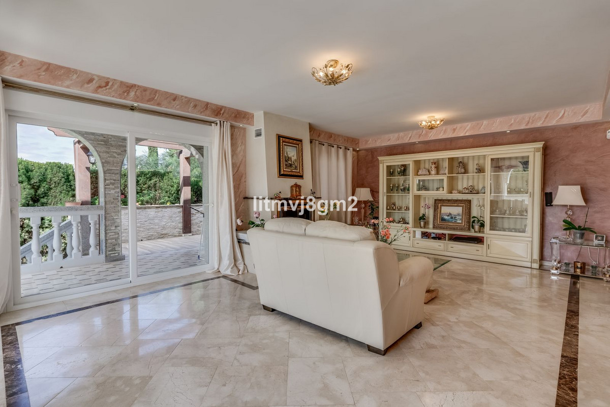 Se vende Villa - Chalet de 4 dormitorios en Costa Del Sol, Málaga, España