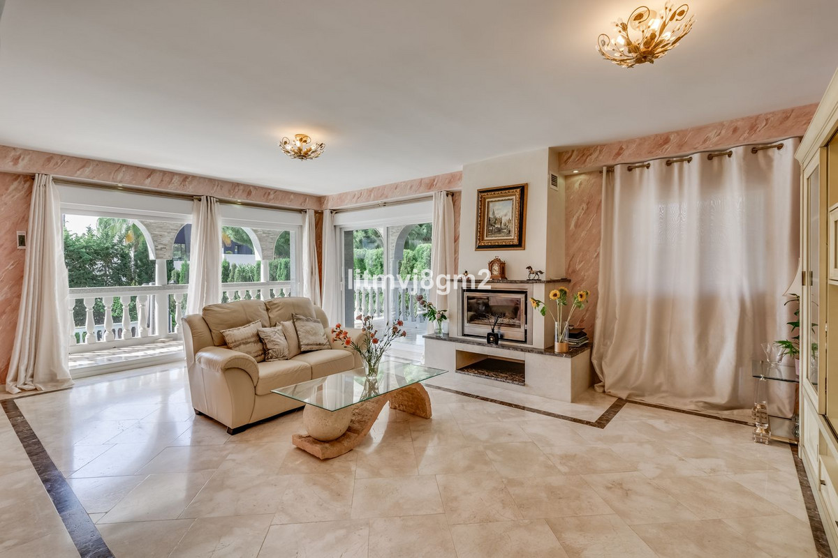 Se vende Villa - Chalet de 4 dormitorios en Costa Del Sol, Málaga, España