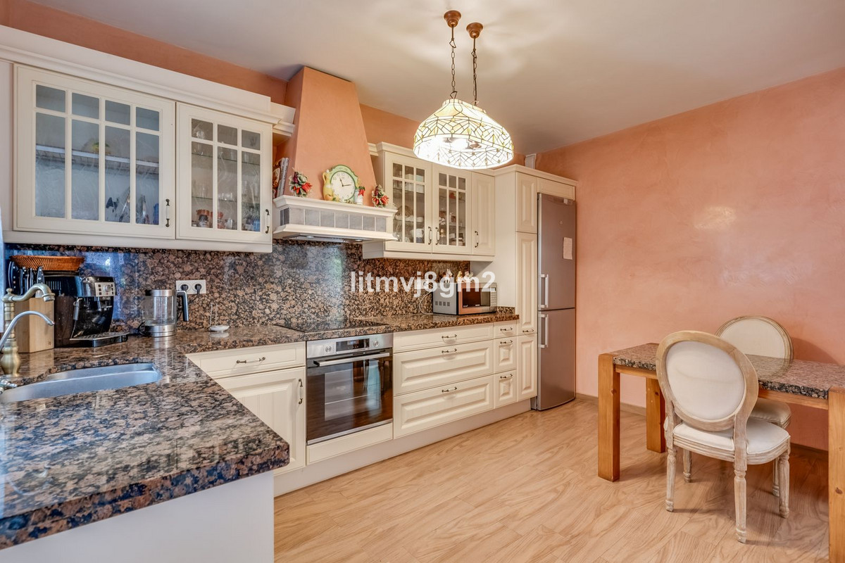 Se vende Villa - Chalet de 4 dormitorios en Costa Del Sol, Málaga, España