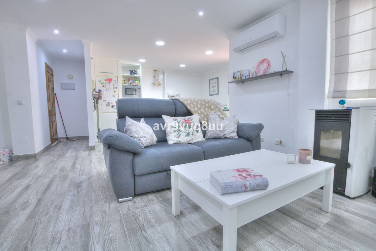 Se vende Local comercial de 2 dormitorios en Costa Del Sol, Málaga, España