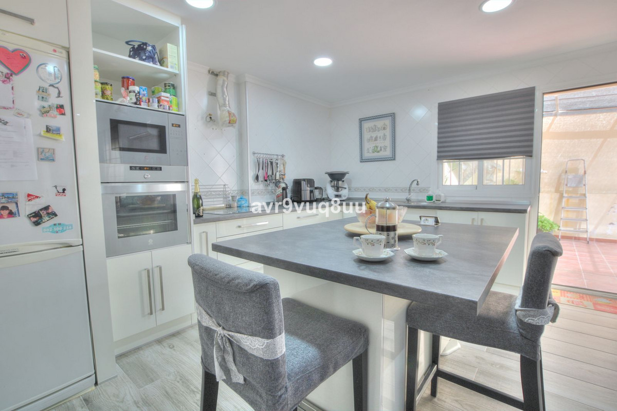 Se vende Local comercial de 2 dormitorios en Costa Del Sol, Málaga, España