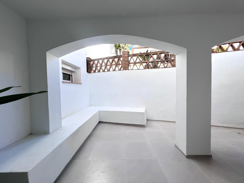 3 Bed Apartment for sale in Nueva Andalucía Costa Del Sol, Málaga, Spain