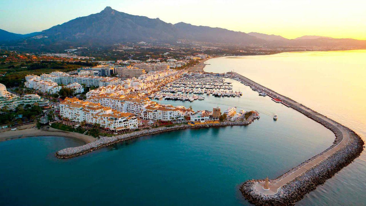 3 Bed Apartment for sale in Nueva Andalucía Costa Del Sol, Málaga, Spain