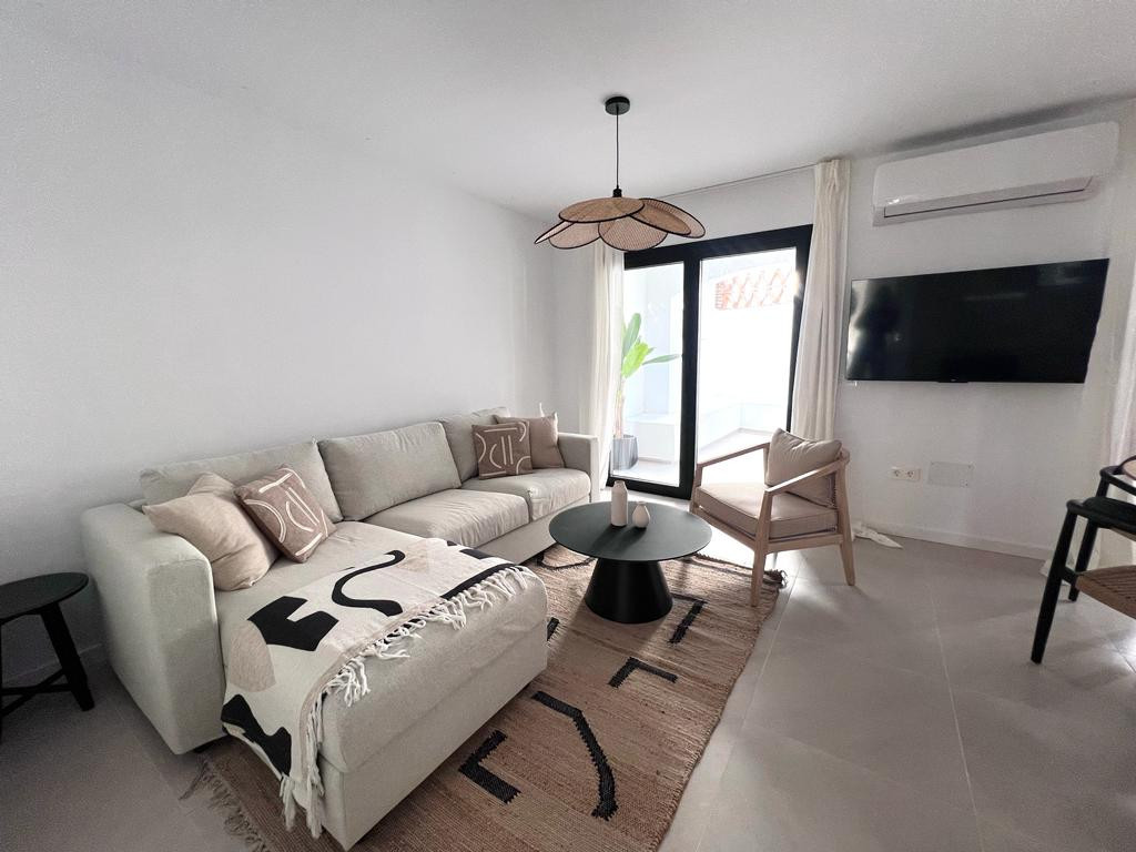 3 Bed Apartment for sale in Nueva Andalucía Costa Del Sol, Málaga, Spain