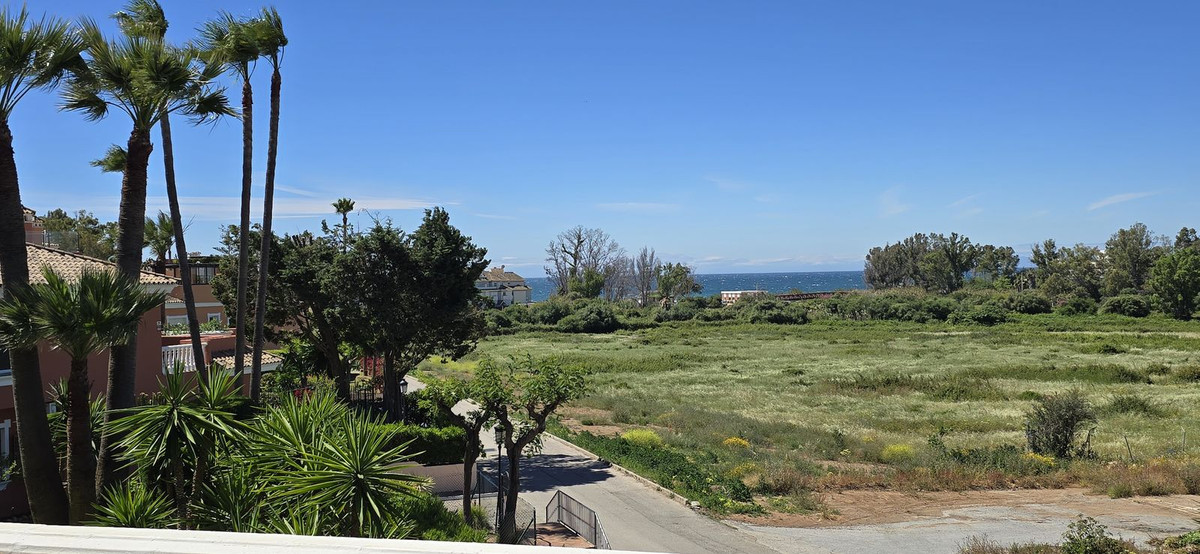 2 Bed Apartment for sale in New Golden Mile Costa Del Sol, Málaga, Spain