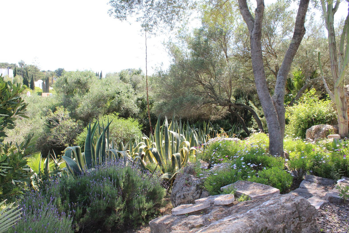 Se vende Villa - Chalet de 5 dormitorios en Costa Del Sol, Cadiz, España