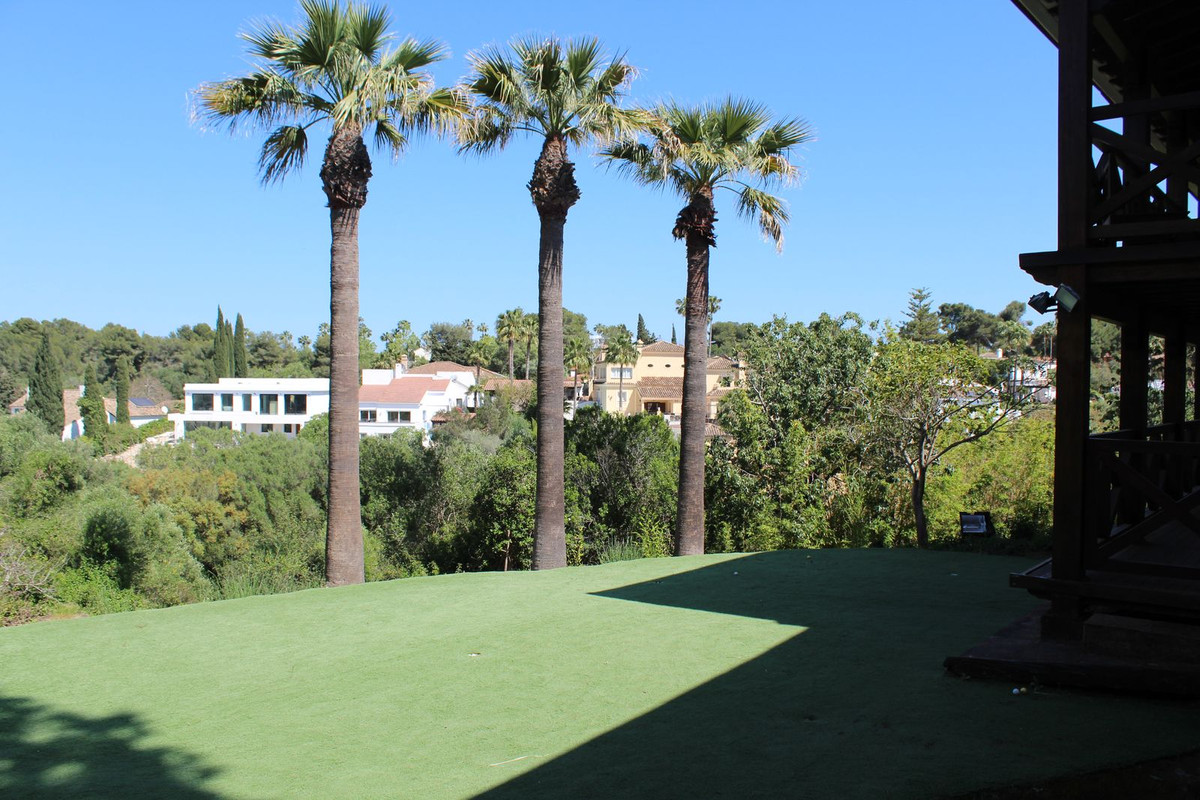 Se vende Villa - Chalet de 5 dormitorios en Costa Del Sol, Cadiz, España