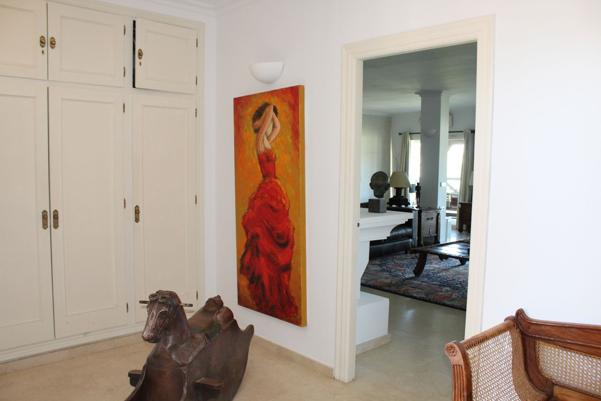 Se vende Villa - Chalet de 5 dormitorios en Costa Del Sol, Cadiz, España