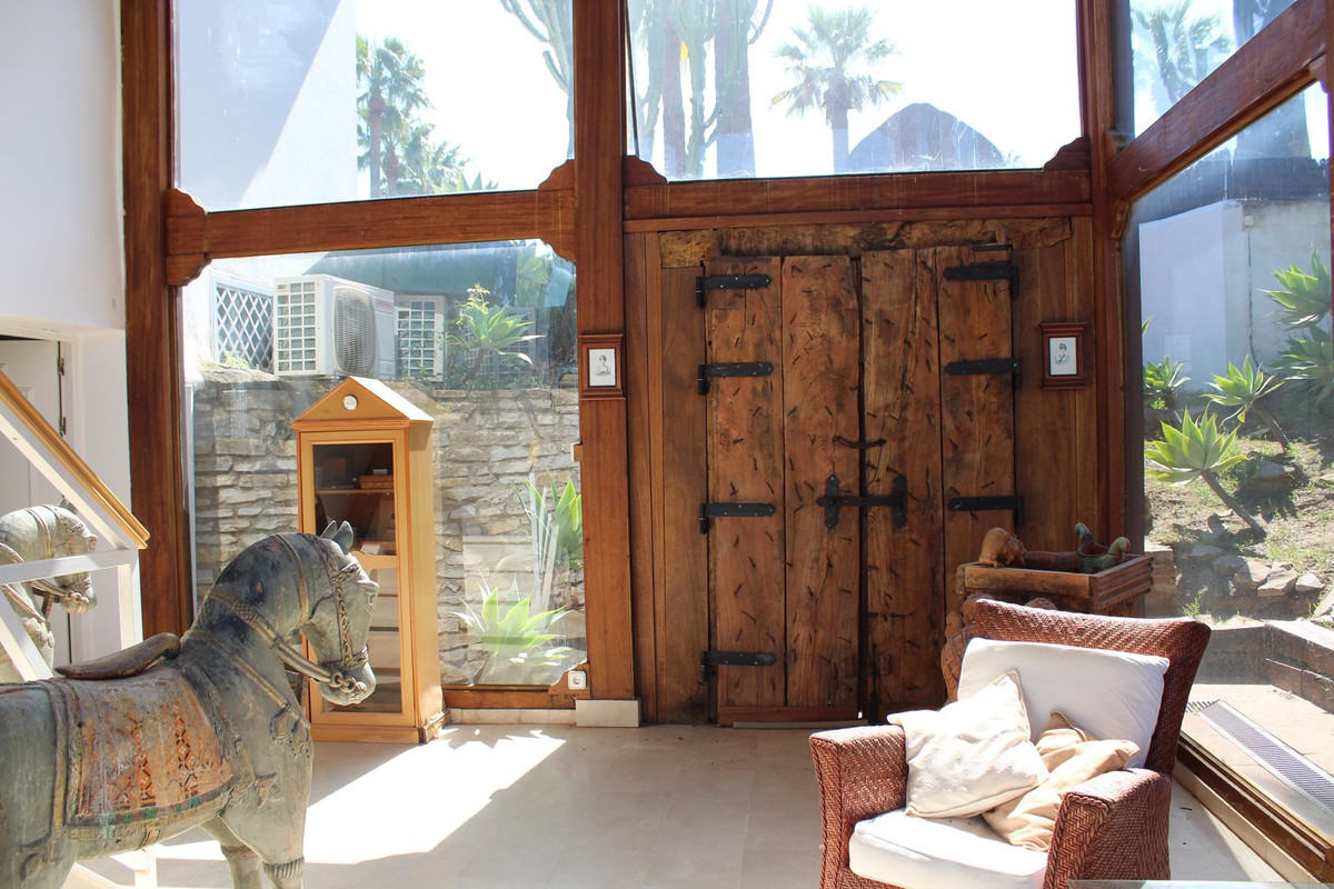 Se vende Villa - Chalet de 5 dormitorios en Costa Del Sol, Cadiz, España