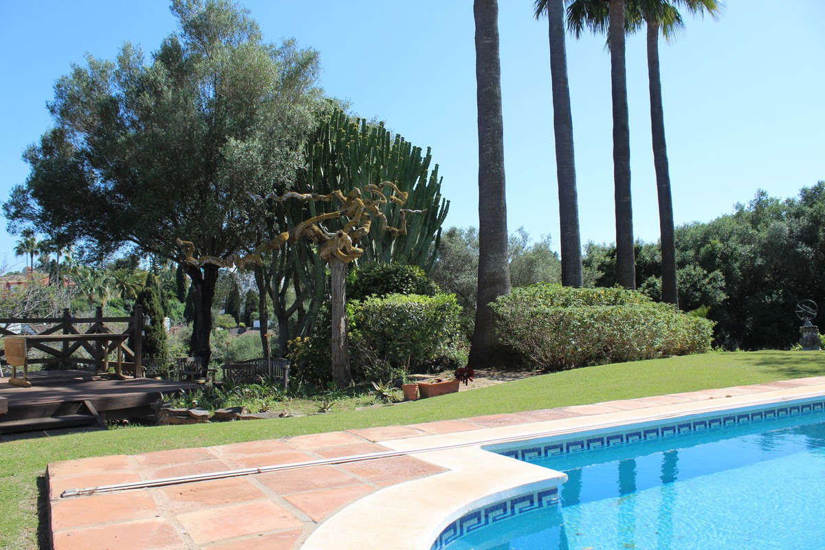 Se vende Villa - Chalet de 5 dormitorios en Costa Del Sol, Cadiz, España