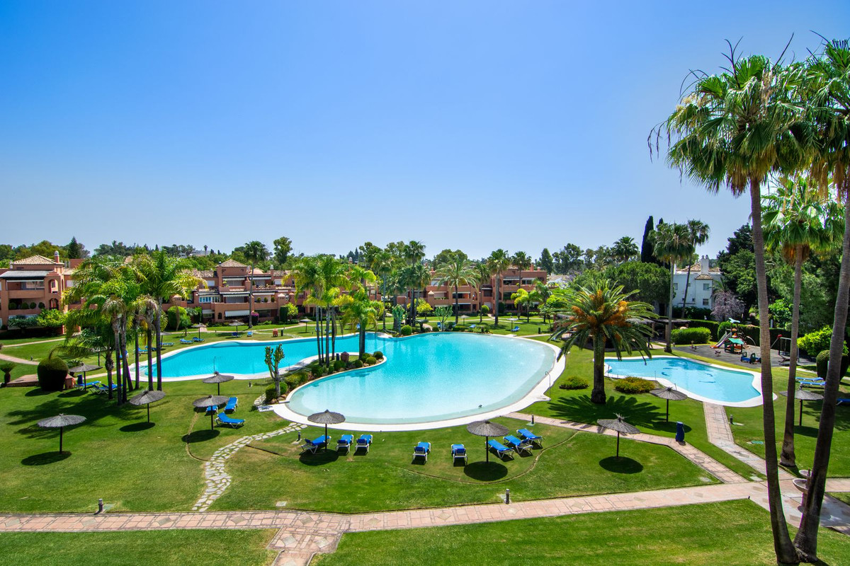 3 Bed Apartment for sale in Guadalmina Baja Costa Del Sol, Málaga, Spain