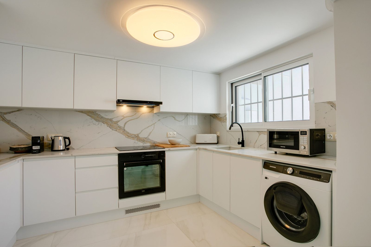 3 Bed Townhouse for sale in Estepona Costa Del Sol, Málaga, Spain
