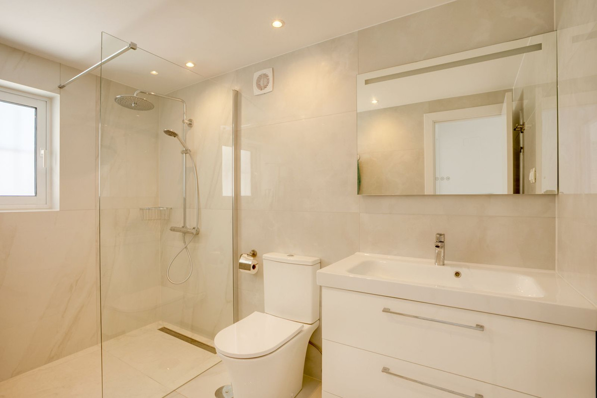 3 Bed Townhouse for sale in Estepona Costa Del Sol, Málaga, Spain