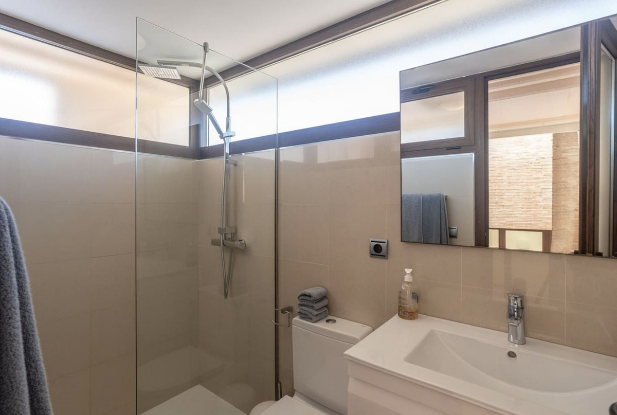 2 Bed Apartment for sale in New Golden Mile Costa Del Sol, Málaga, Spain
