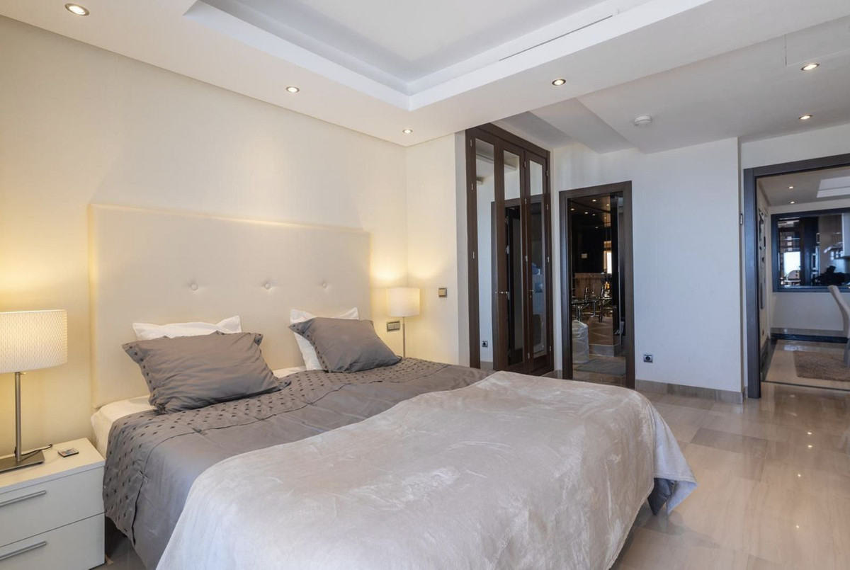 2 Bed Apartment for sale in New Golden Mile Costa Del Sol, Málaga, Spain