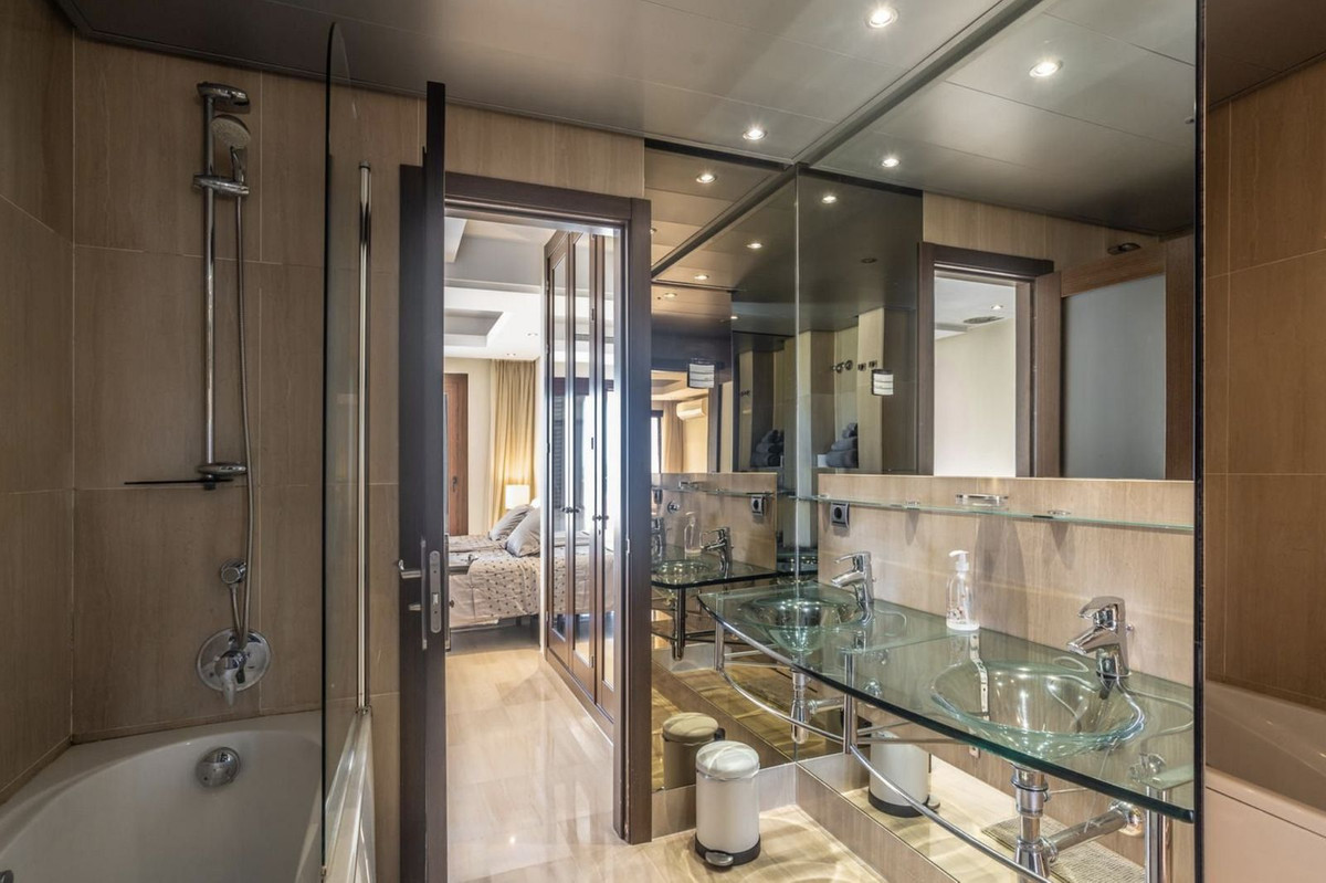 2 Bed Apartment for sale in New Golden Mile Costa Del Sol, Málaga, Spain