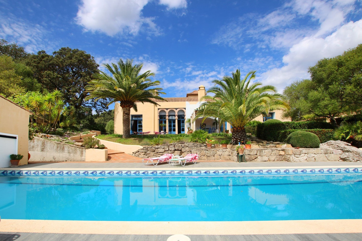 9 Bed Townhouse for sale in Gaucín Costa Del Sol, Málaga, Spain